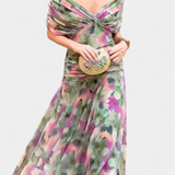 Alena - Dlhé šaty Aleny s kvetinovou potlačou a výstrihom do V